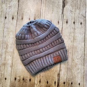 NWOT C.C Beanie  w/ Ponytail Messy Bun Beanie Tail